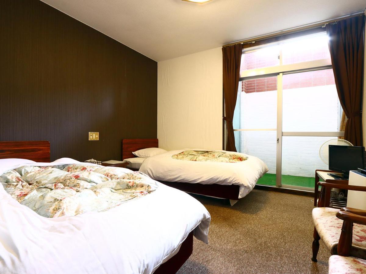 Hotel New Bernina Nagano Exterior photo