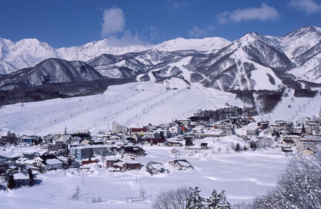 Hotel New Bernina Nagano Exterior photo