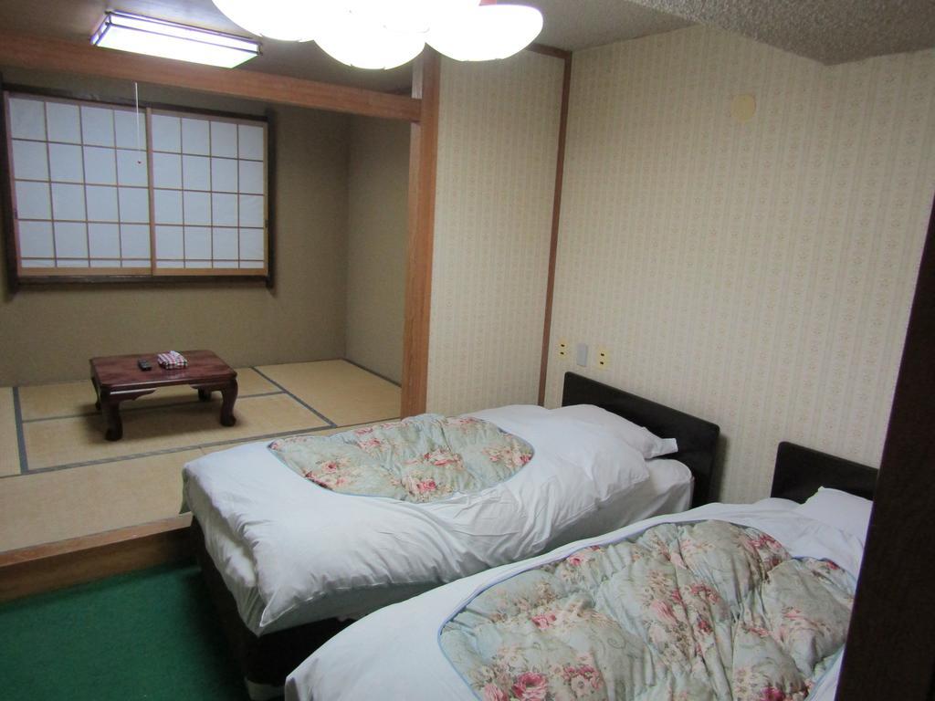 Hotel New Bernina Nagano Exterior photo