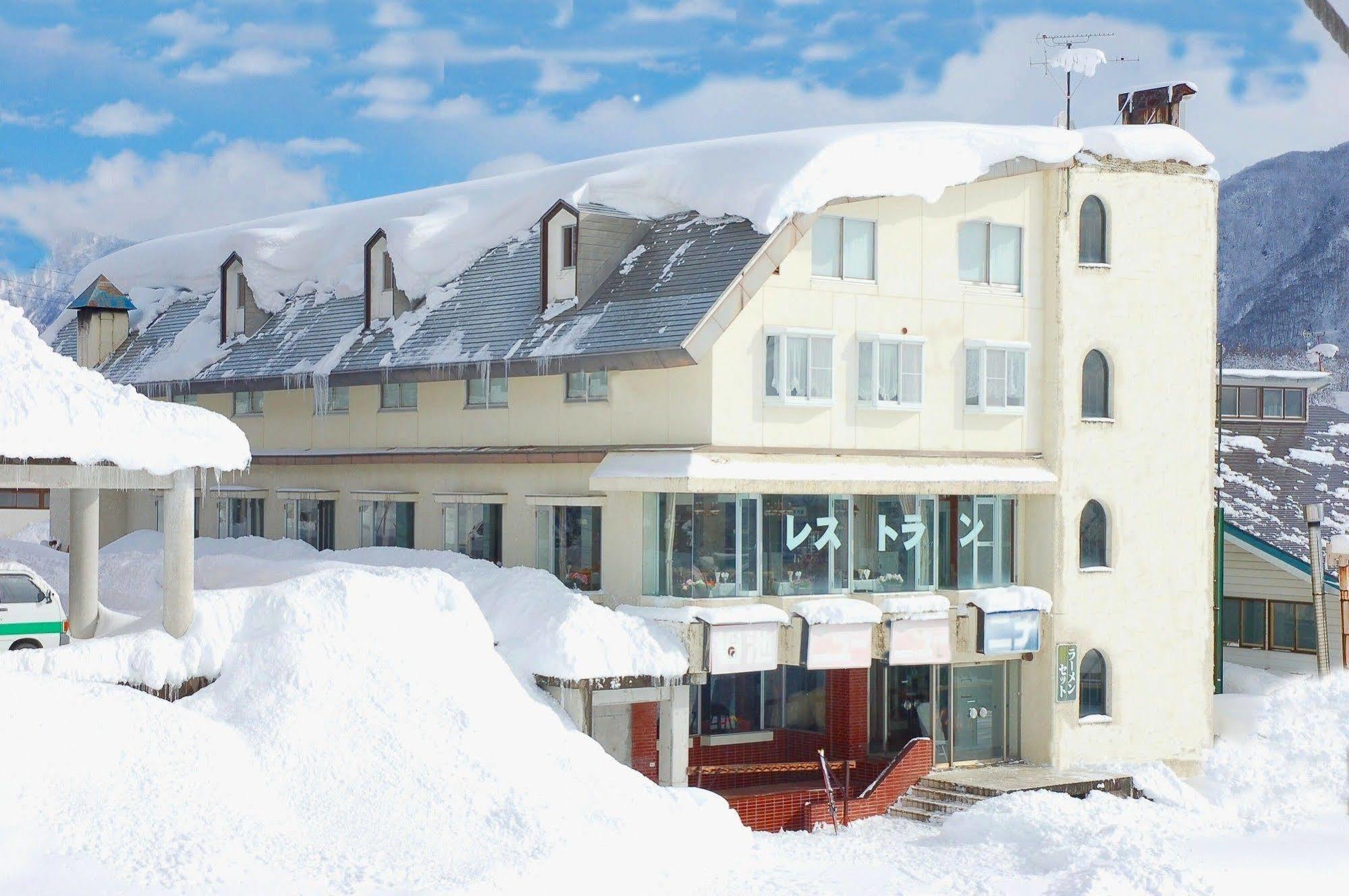 Hotel New Bernina Nagano Exterior photo